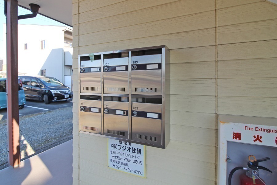 エントランス　集合ポスト