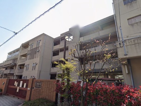 小学校　吹田市立吹田第三小学校（小学校）まで666m