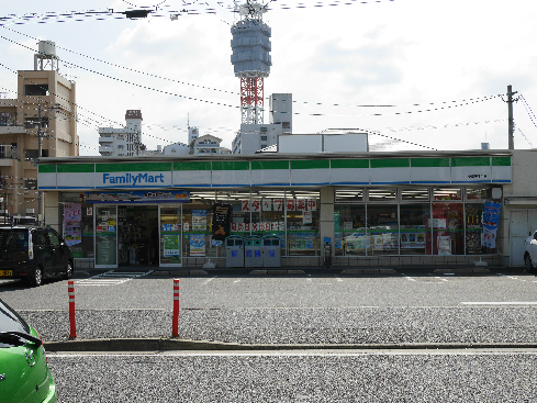 コンビニ　【ファミリーマート小倉中津口店】（コンビニ）まで300m