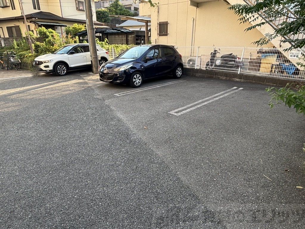 駐車場　駐車場
