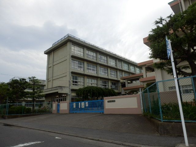 小学校　平塚市立勝原小学校（小学校）まで264m