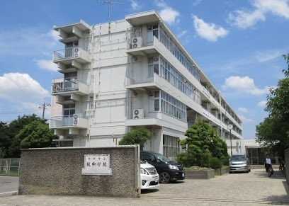 中学校　守口市立梶中学校（中学校）まで1260m