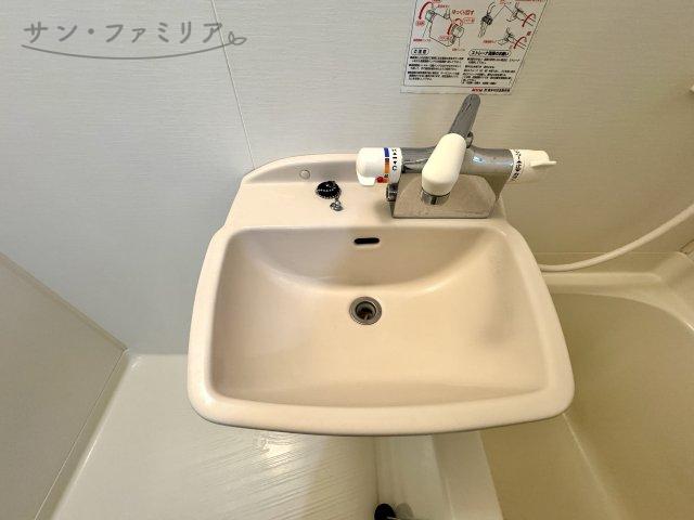 洗面設備　同一物件別部屋写真