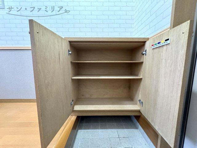 収納　同一物件別部屋写真