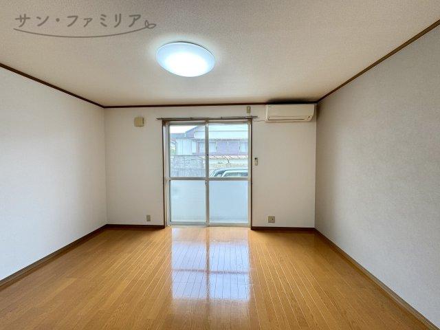 居室・リビング　同一物件別部屋写真