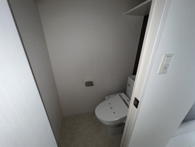 トイレ　同物件別部屋写真