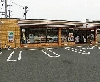 コンビニ　セブンイレブン所沢上安松店（コンビニ）まで770m