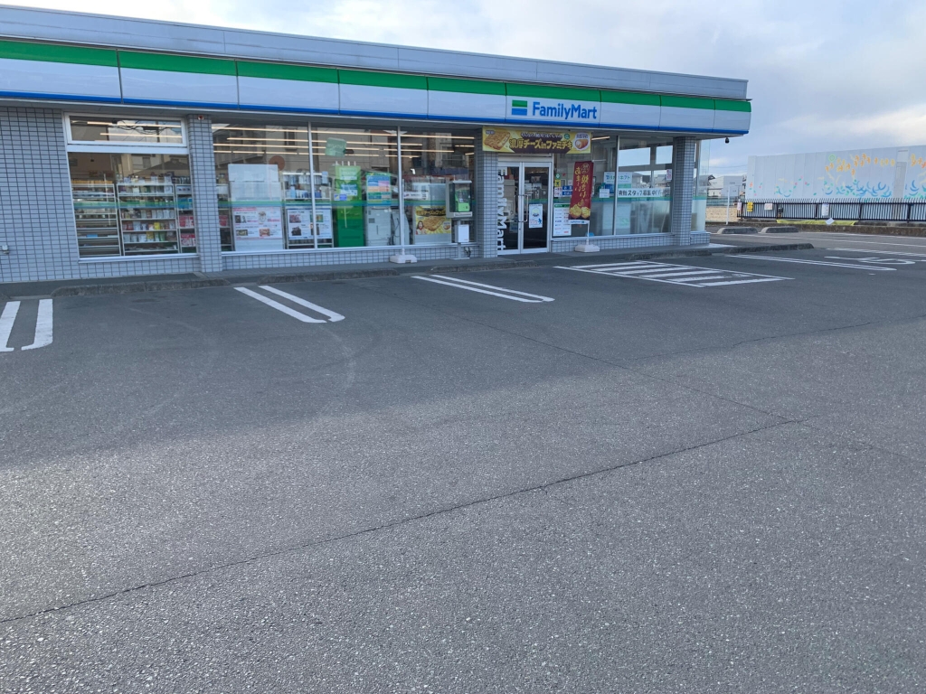コンビニ　ファミリーマート 大宮西遊馬店（コンビニ）まで1026m