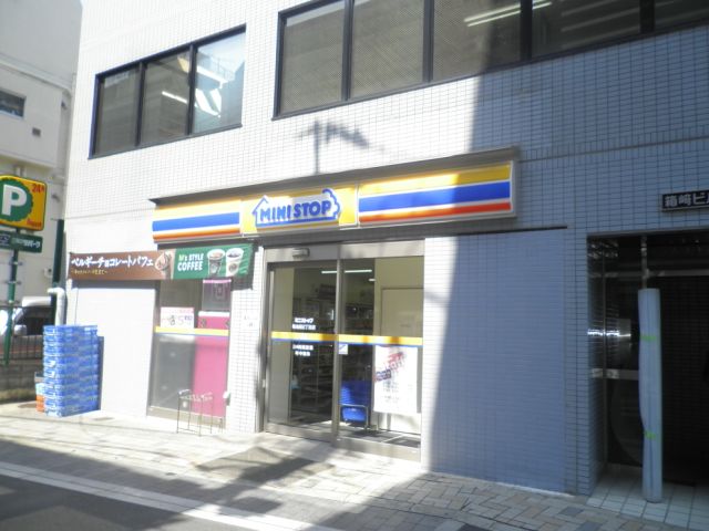 コンビニ　ミニストップ（コンビニ）まで370m