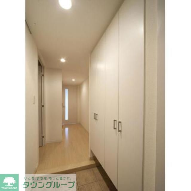 玄関　※写真は同タイプ住戸です。
