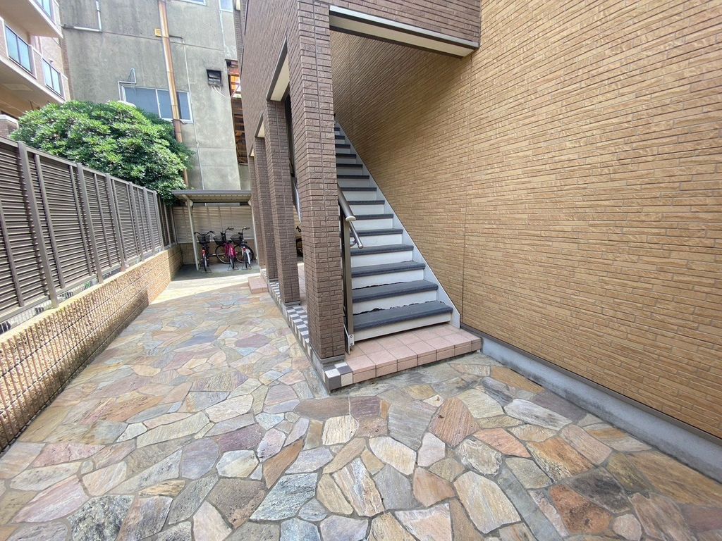 ロビー　庭