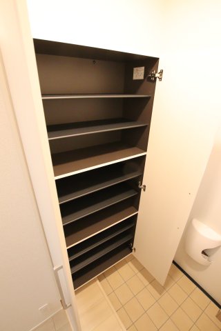 収納　シューズボックス