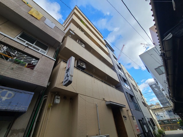 建物外観　シンプルなデザインの外観です