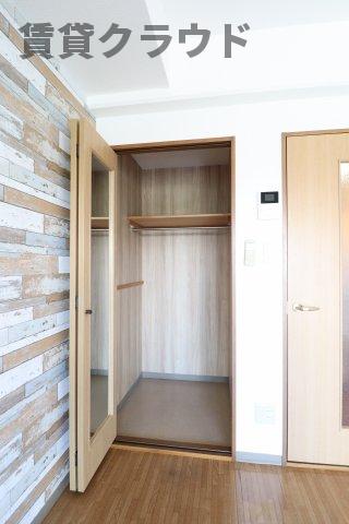収納　お洋服がかけられるハンガーラック付きです♪