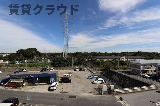 バルコニー　ゆったりとしたスペースのバルコニーです♪