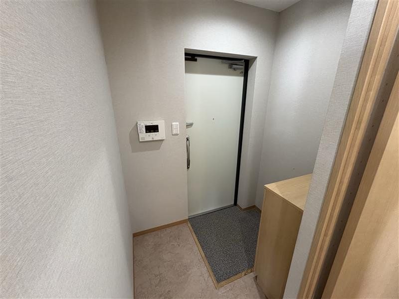 玄関　すっきりとした玄関スペースです。