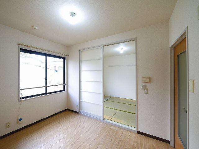 その他部屋・スペース　広々とした洋室です
