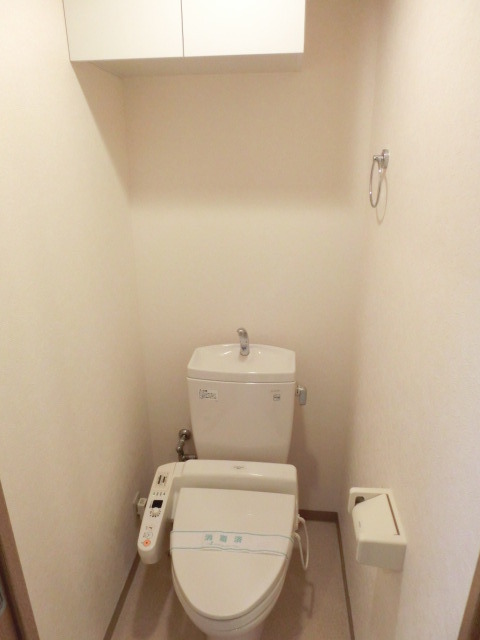 トイレ　うれしいトイレに収納あります