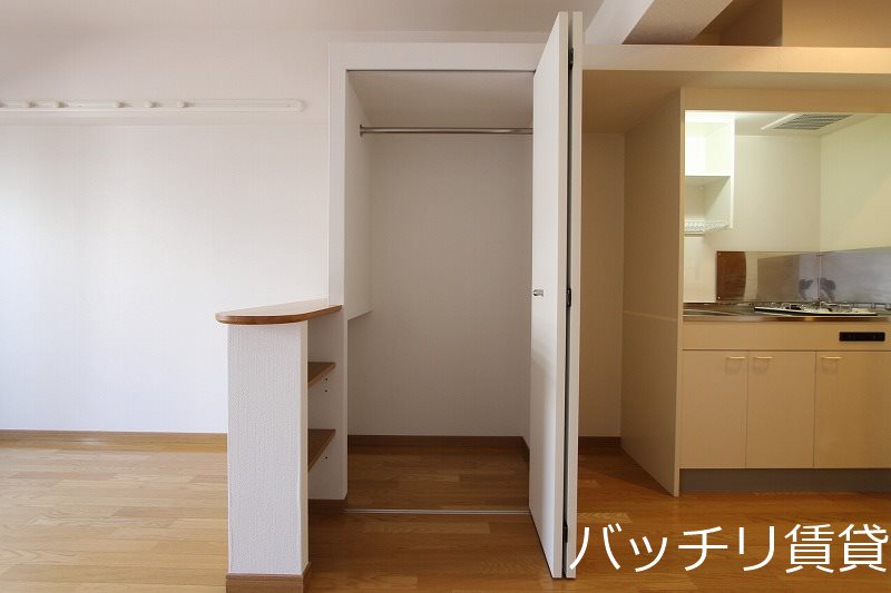 収納　別号室写真の為現況を優先致します。
