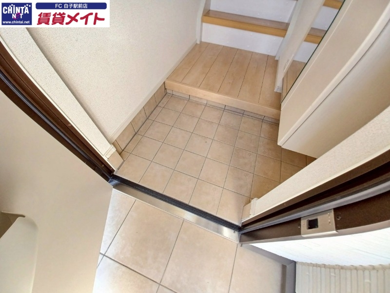 玄関　同型参考写真