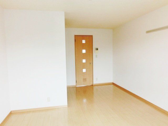 その他部屋・スペース　バルコニーからの洋室です。