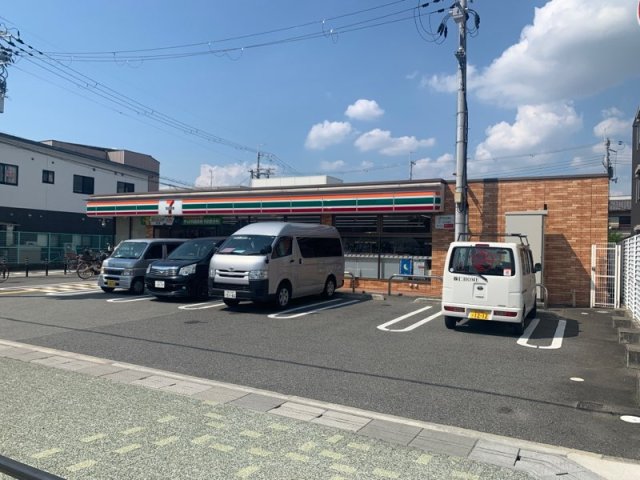 コンビニ　セブン-イレブン 西宮武庫川学院前店（コンビニ）まで49m