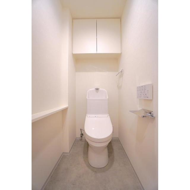 トイレ　※写真は同タイプ住戸です。