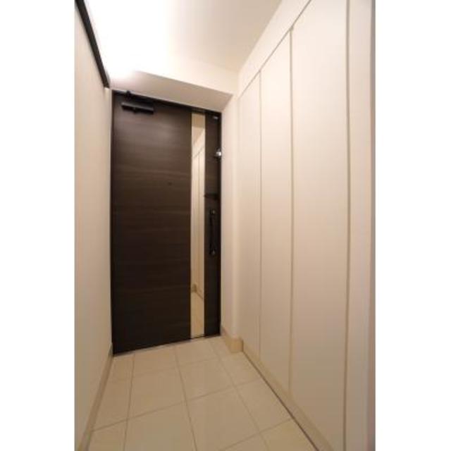 玄関　※写真は同タイプ住戸です。