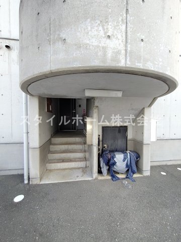 エントランス　別部屋写真です。