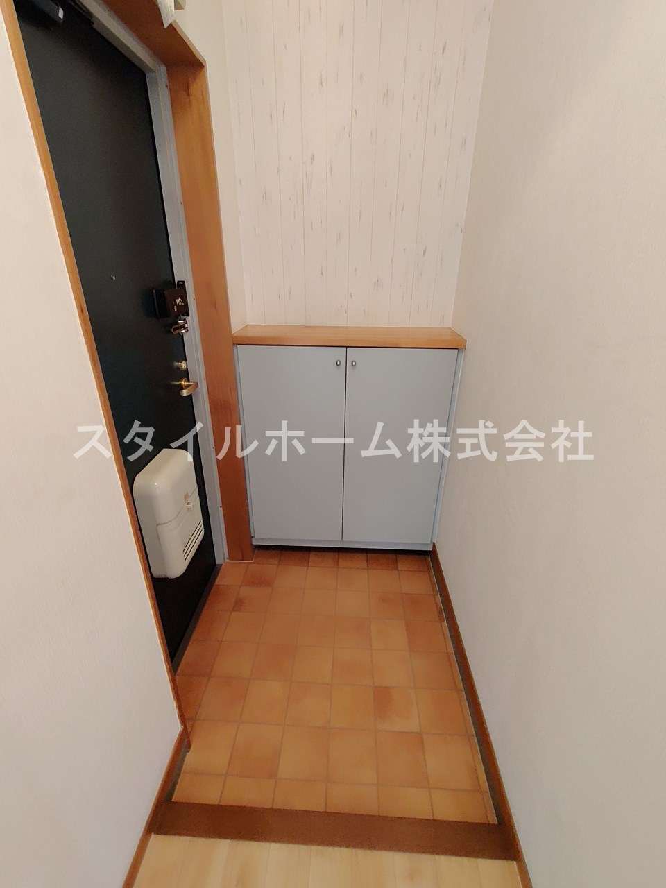 玄関　別部屋写真です。