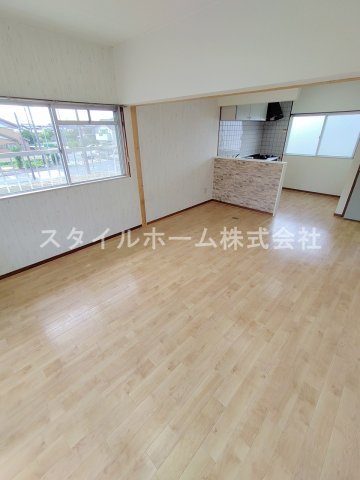 居室・リビング　別部屋写真です。