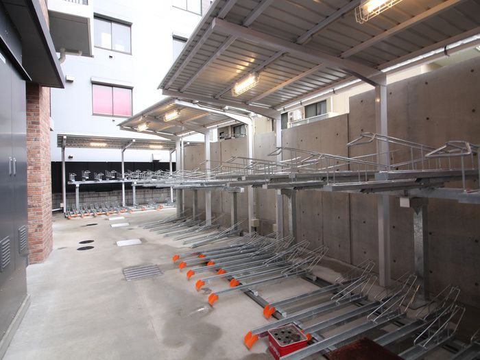 東京メトロ日比谷線 広尾駅 徒歩12分 11階建 築9年の外観写真