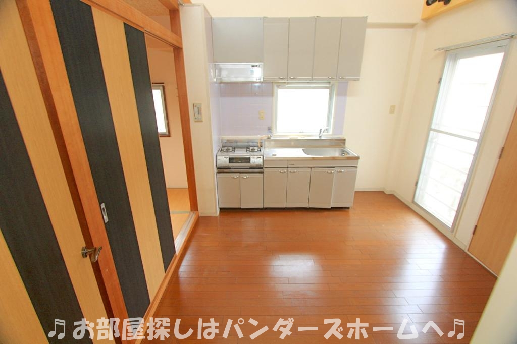 パティオ香里園東の居間写真