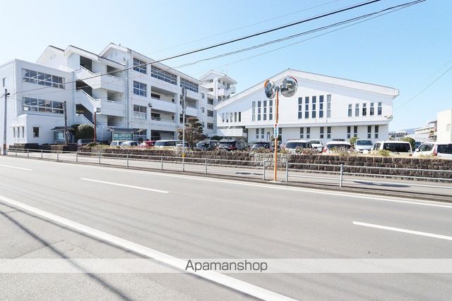 小学校　藍住西小学校（小学校）まで798m