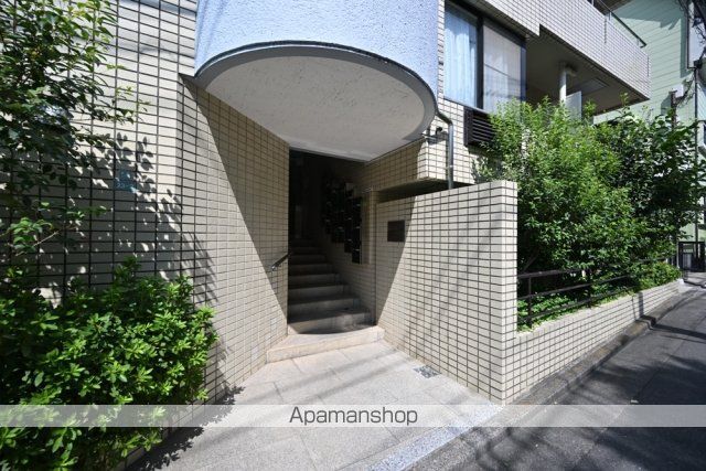 東急東横線 都立大学駅 徒歩3分 4階建 築43年の外観写真