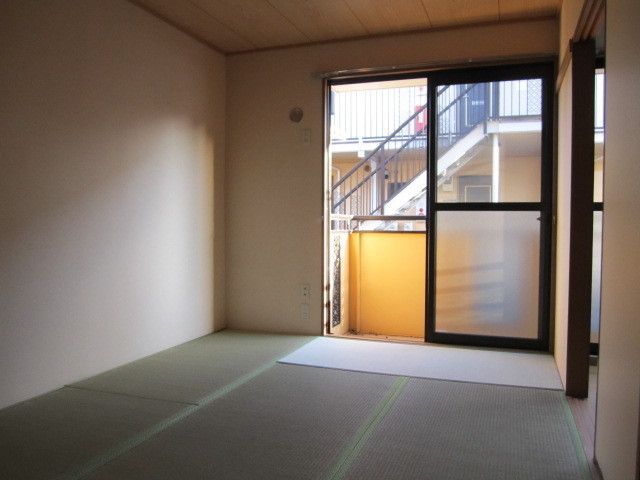 居室・リビング　★和室６帖★やすらぎの空間です★