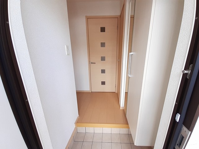 エアリー ストリートAの玄関写真