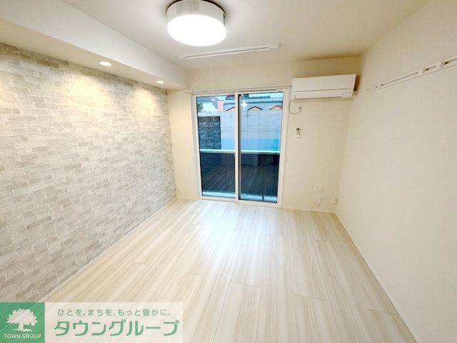 居室・リビング　★白を基調としたキレイなお部屋です★