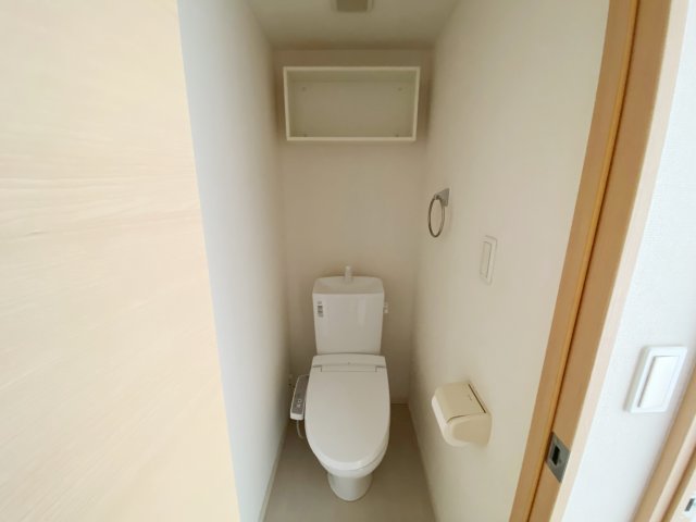 トイレ　別号室の参考写真です。