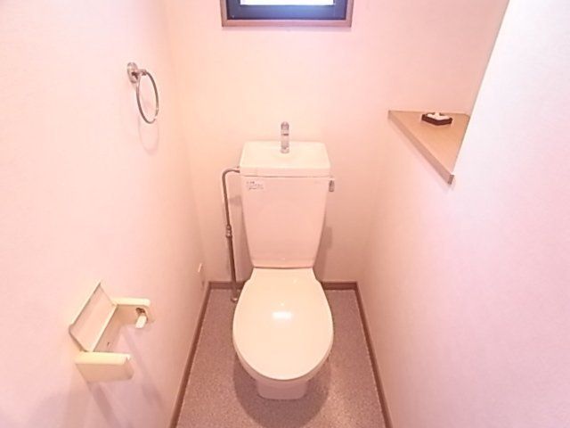 SEALSのトイレ写真
