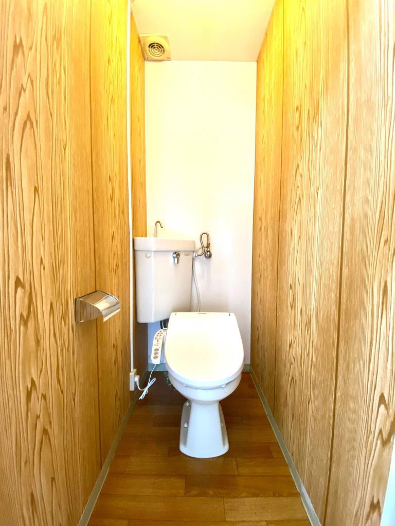 高野マンションのトイレ写真
