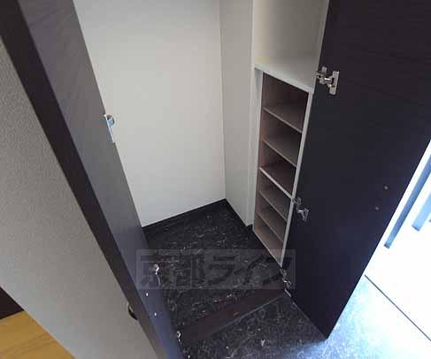その他部屋・スペース　大きなシューズボックスです。