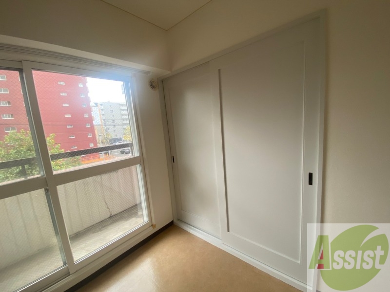 収納　寝室の収納です。部屋がすっきり片付きます。