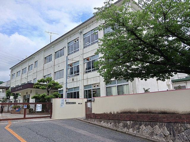 小学校　広島市立東浄小学校（小学校）まで240m