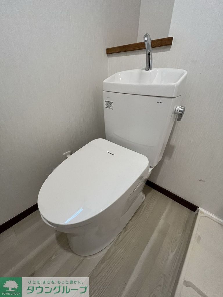 東急目黒線 武蔵小山駅 徒歩4分 4階建 築29年のトイレ写真