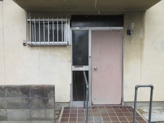 芳泉借家の玄関写真