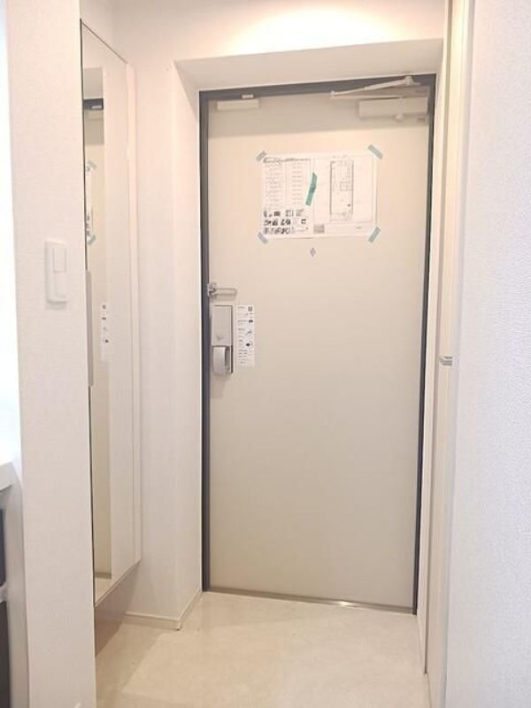 ダウンタウン ワイの玄関写真