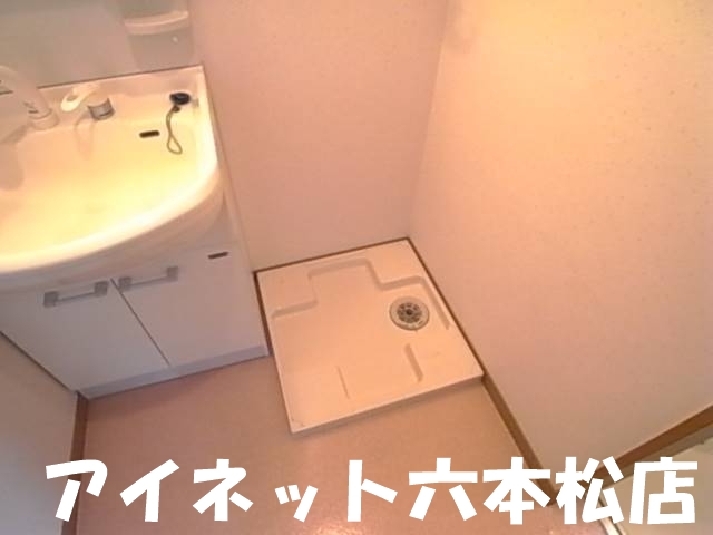 その他設備　室内洗濯機置場です。