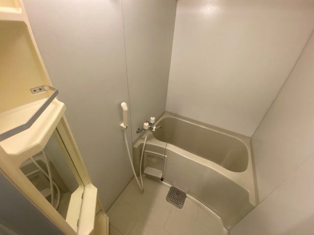 地下鉄御堂筋線 新大阪駅 徒歩3分 26階建 築23年の風呂写真