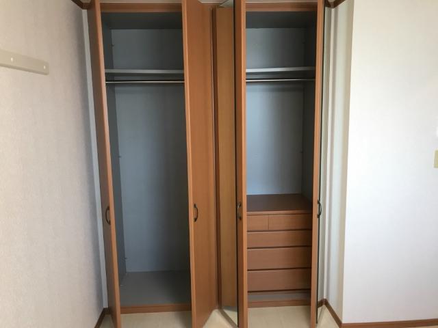 収納　クローゼット